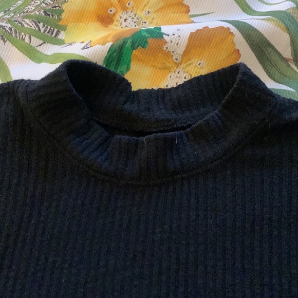 Abercrombie and Fitch ribbed mock turtleneck - Picture 2 of 4